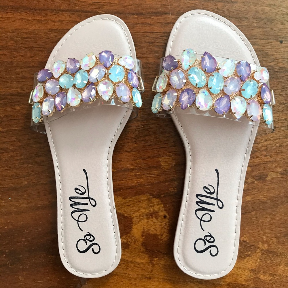 Instagram boutique “shopofficialbee” sandals